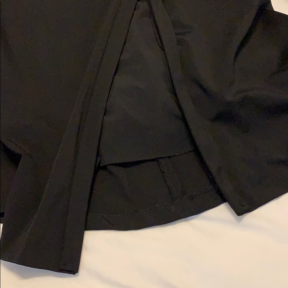 Black gown - Picture 5 of 5